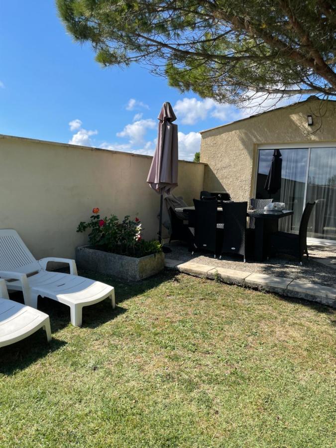Piscine Et Jacuzzi A 2Km De La Plage De St Georges De Didonne Saint-Georges-de-Didonne Exterior photo